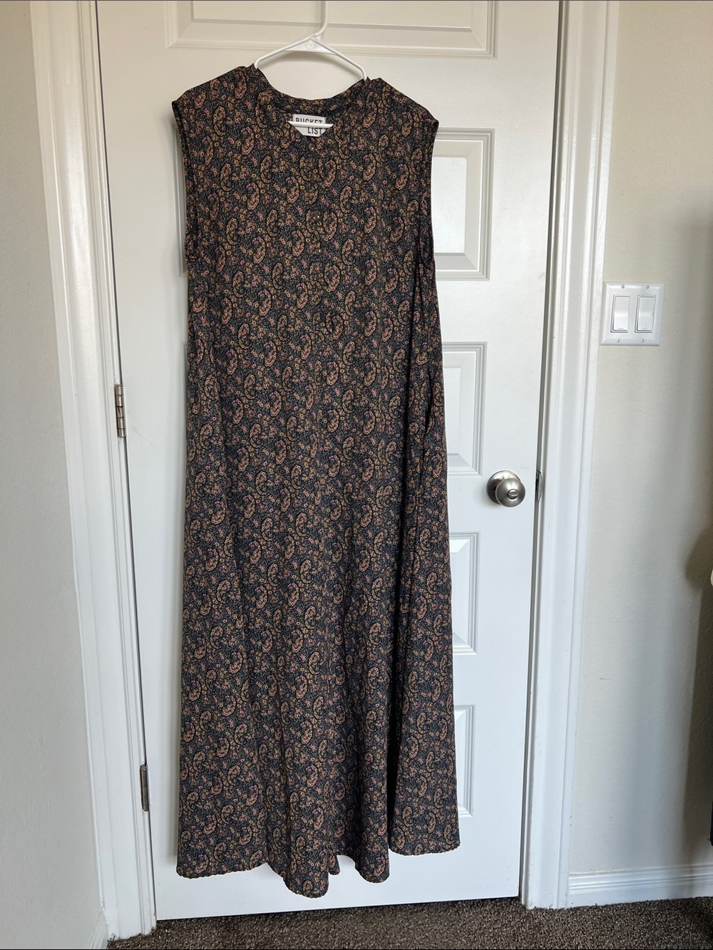 BUCKETLIST Sleeveless Paisley Maxi Dress in Black and Brown